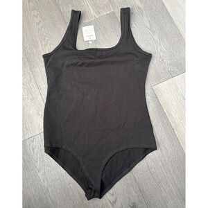BelleLovin Bodysuit Womens Medium Black Scoop Neck Snap Crotch Stretchy Basic